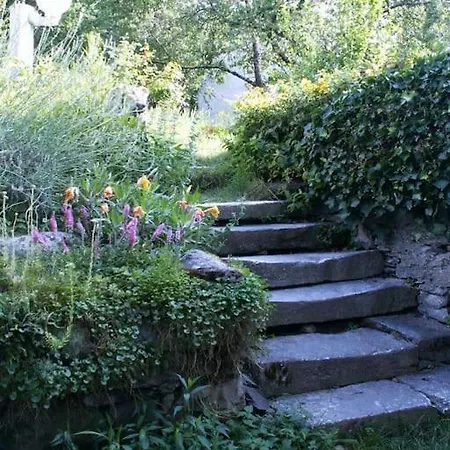 Magnifique Maison De Maitre Du 18e Avec Jardin *