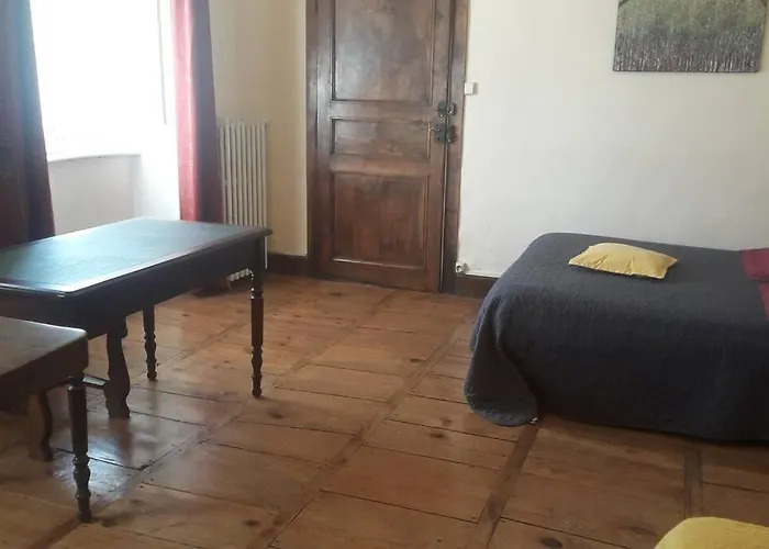 Magnifique Maison De Maître Du 18e Avec Jardin *