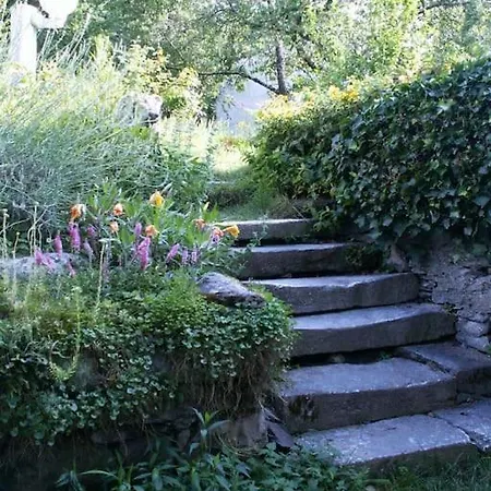 Magnifique Maison De Maitre Du 18e Avec Jardin *